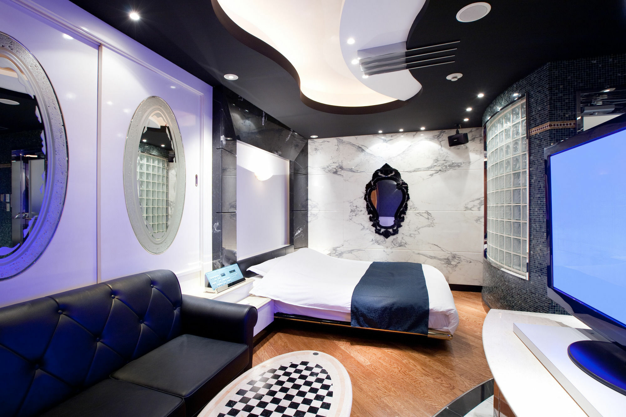Hotel & J-mex Shinjuku Kabukicho (adults Only) 3*